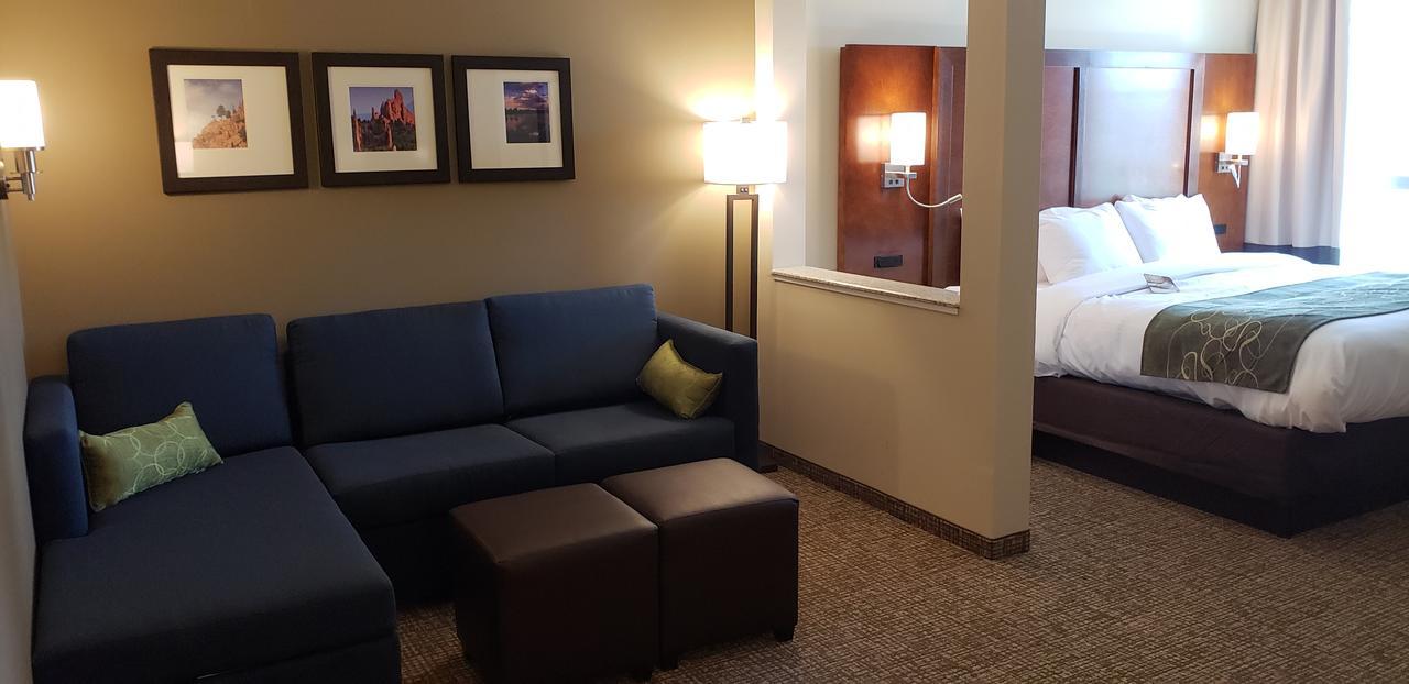 Comfort Suites Denver near Anschutz Medical Campus Aurora Exterior foto
